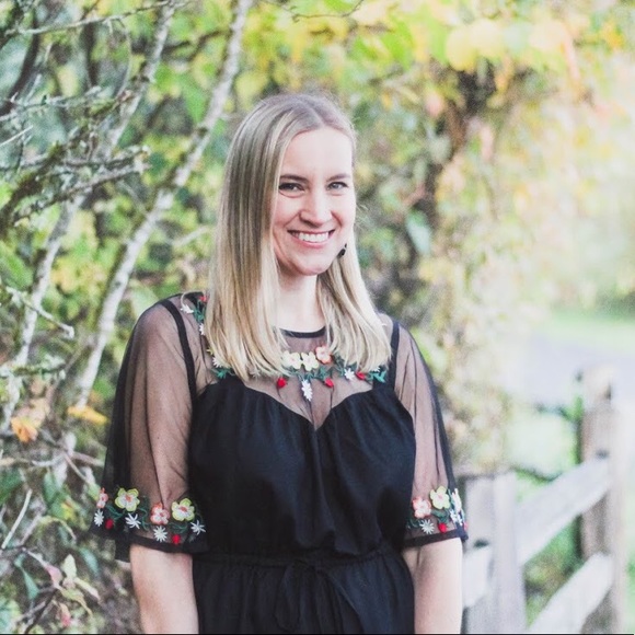 Meet your Posher, Kirstin - Picture 1 of 8